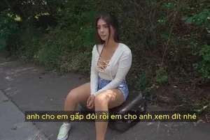 Vợ dâm đãng banh háng cho nhân viên địt