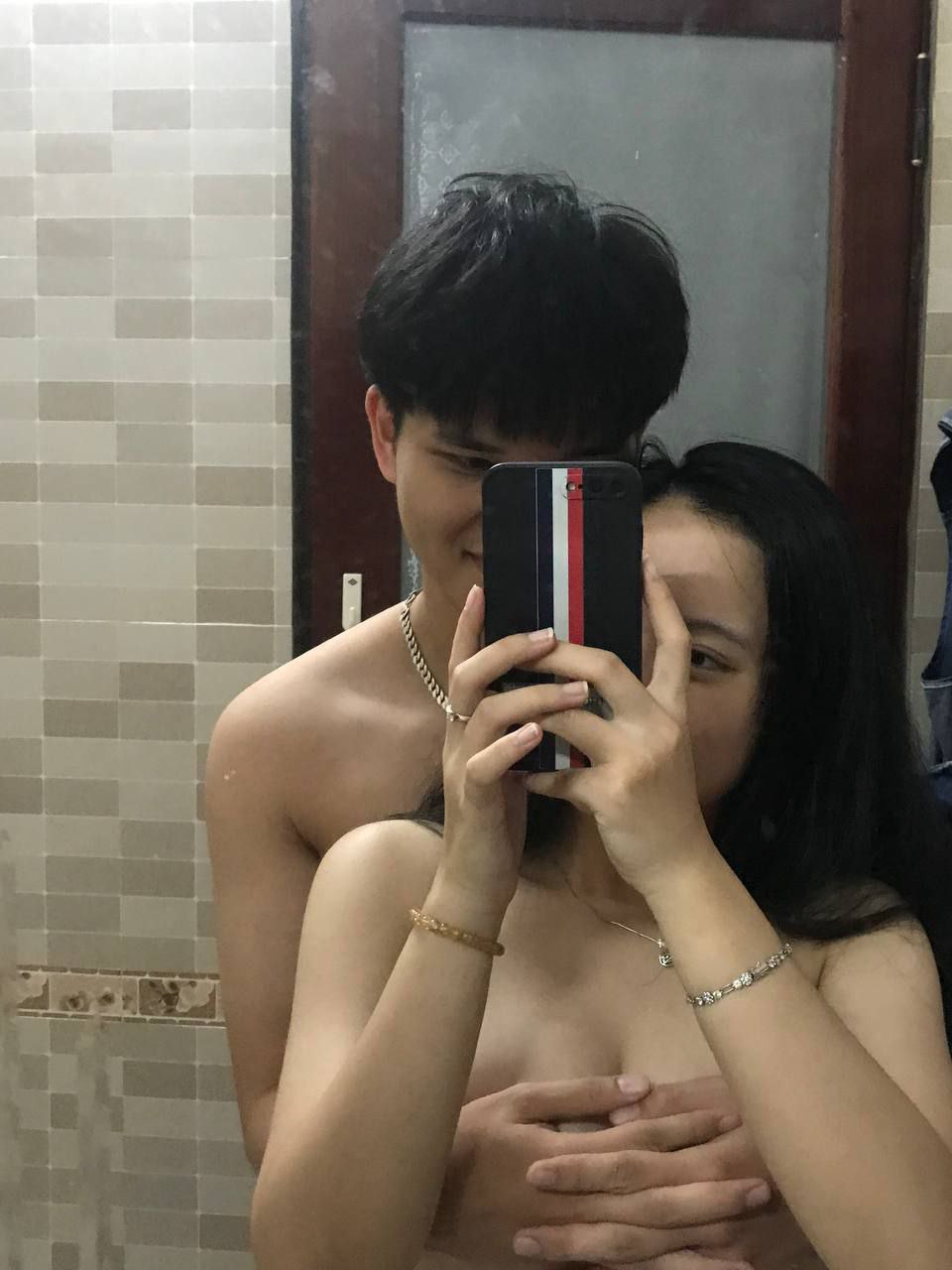 Địt cạn tinh trùng cùng cô bạn gái lồn đẹp mông to